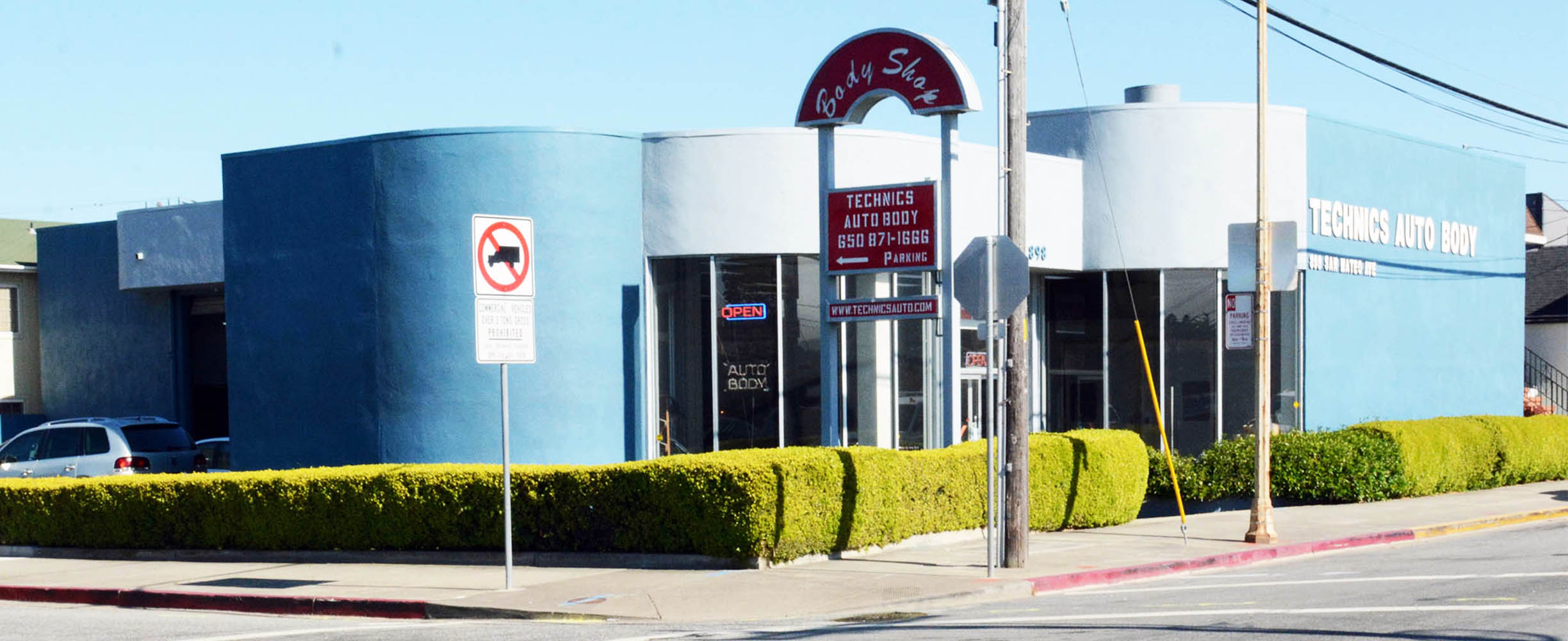 Exterior of Technics Auto Body in San Bruno